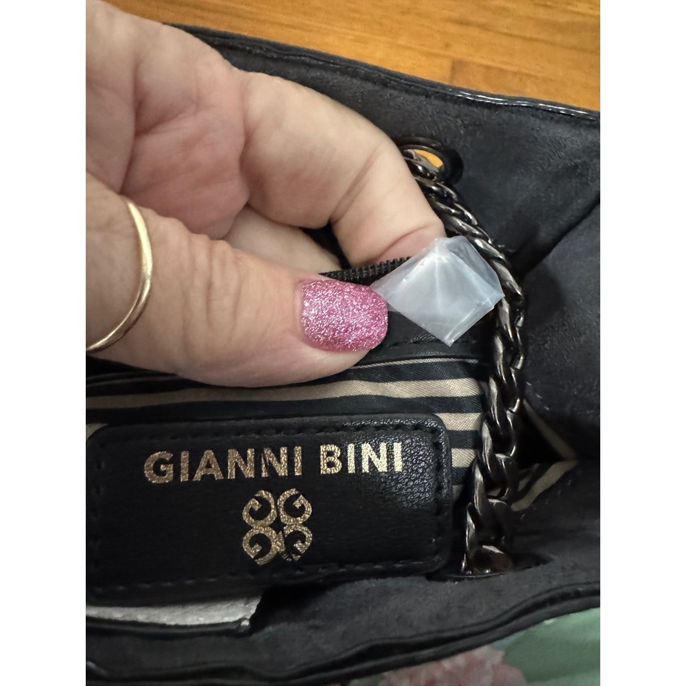 Gianni Bini chain studded‎ tote/crossbody bag in white - Picture 5 of 6